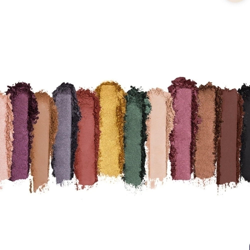 PERSONA COSMETICS IDENTITY TWO EYESHADOW PALETTE. - Picture 7 of 12